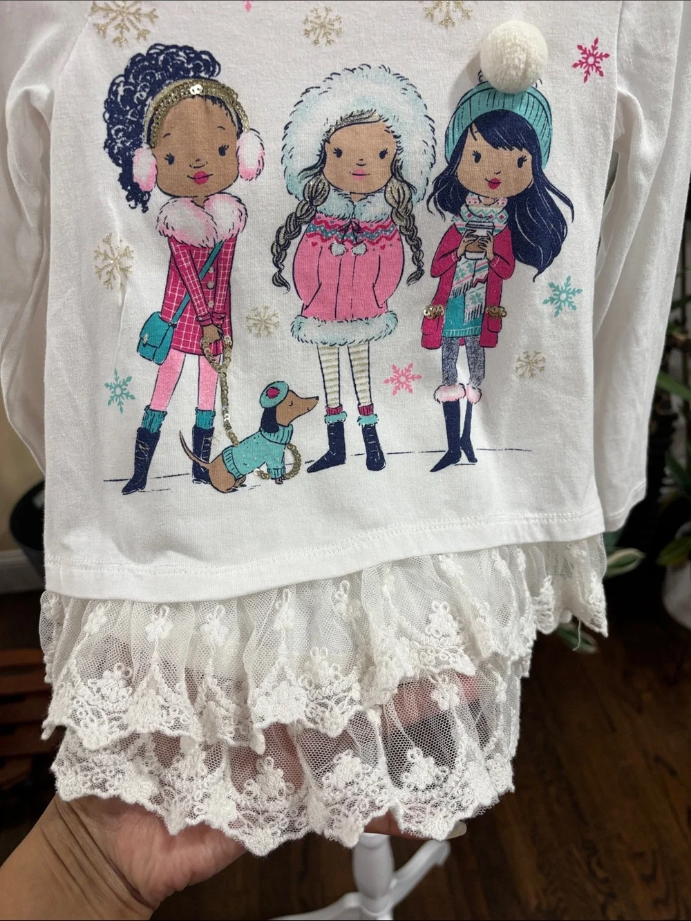Cynthia Rowley Girls' Winter Graphic Lace Hem Top size 4